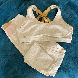 NWOT Fabletics Sports Bra and Legging set
